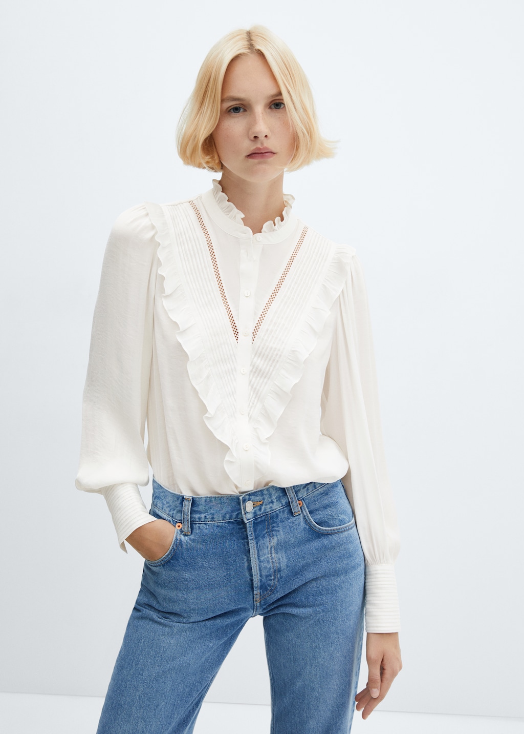 Shirt with ruffle detail  - Medium plane