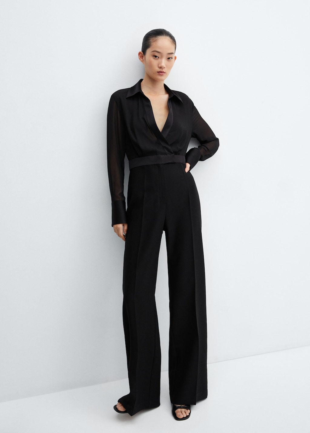 Long jumpsuit with shirt collar - Details of the article 2