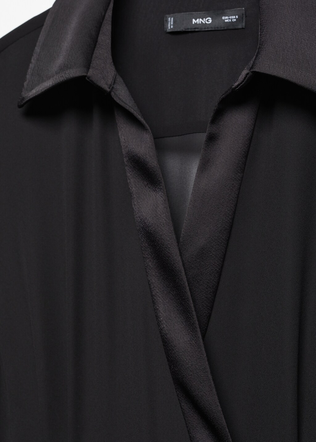 Long jumpsuit with shirt collar - Details of the article 8