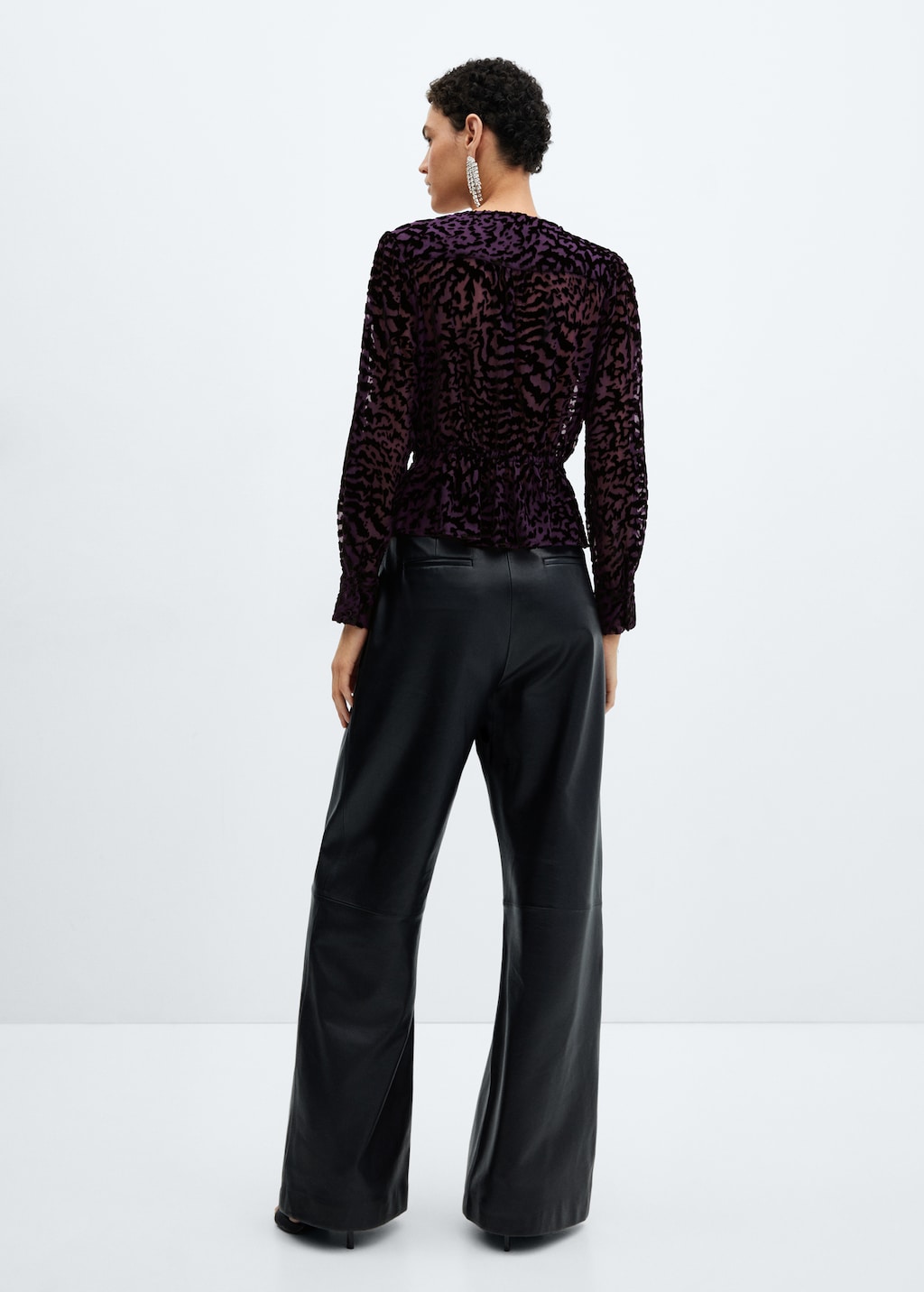 Animal print velvet blouse - Reverse of the article