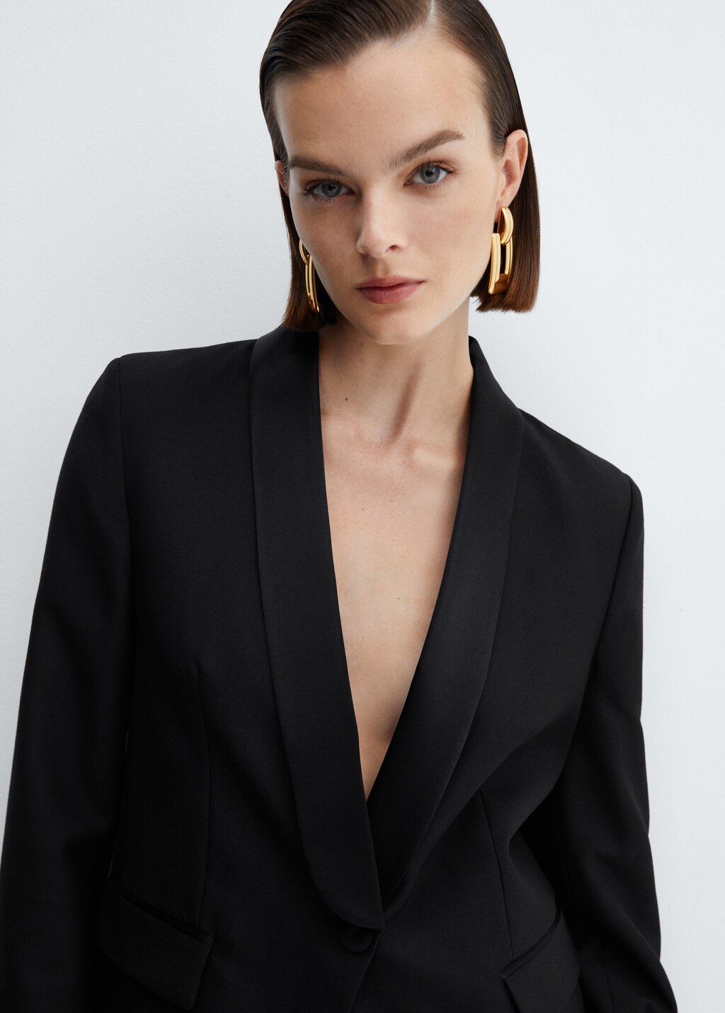 Wool jacket with satin lapels - Details of the article 1