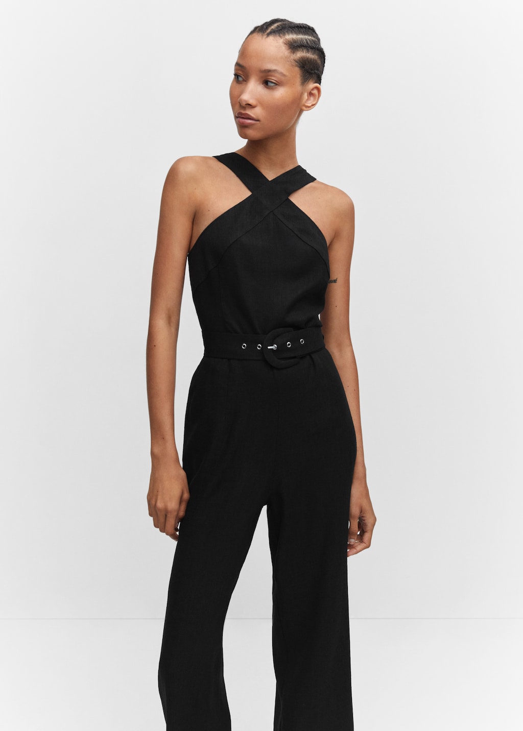 Neckholder-Jumpsuit mit Gürtel - Mittlere Ansicht