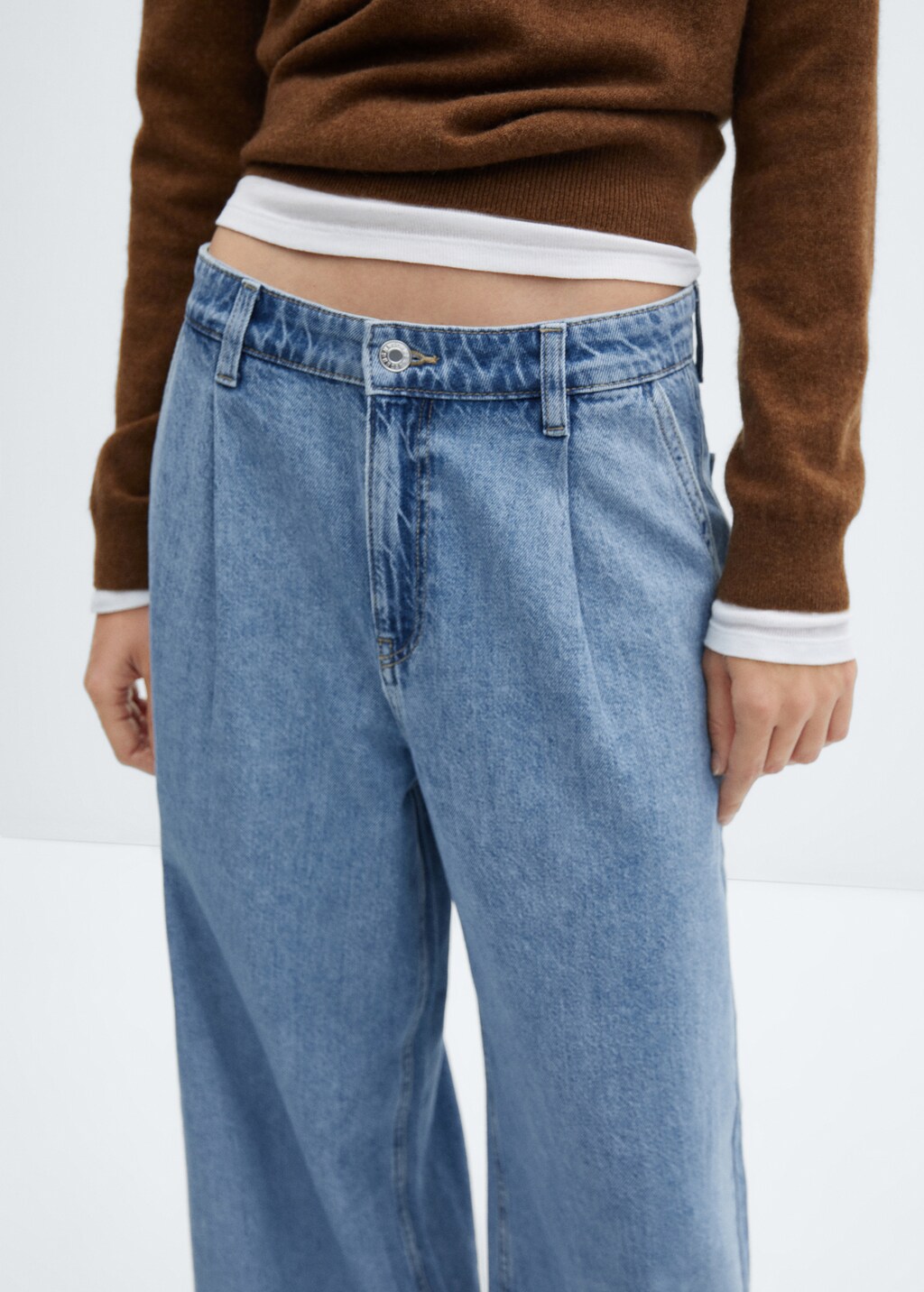 Wide-leg pleated jeans - Details of the article 4