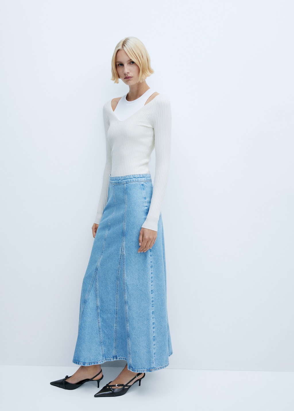 Long denim skirt with seams - Details of the article 2