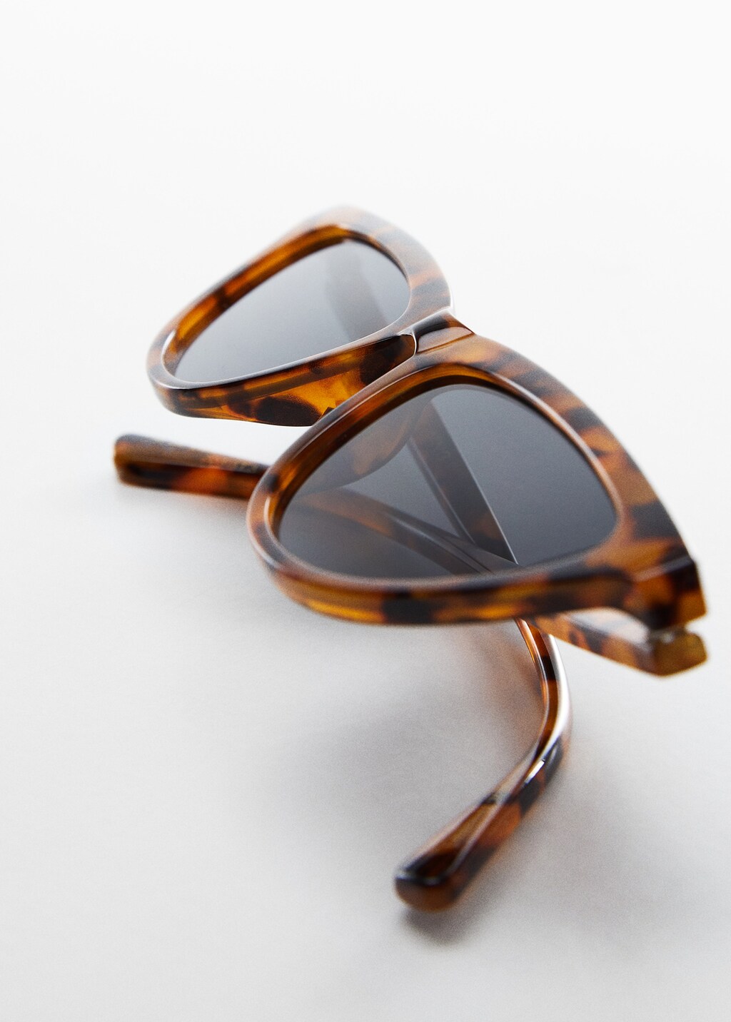 Sonnenbrille im Retro-Stil - Detail des Artikels 5