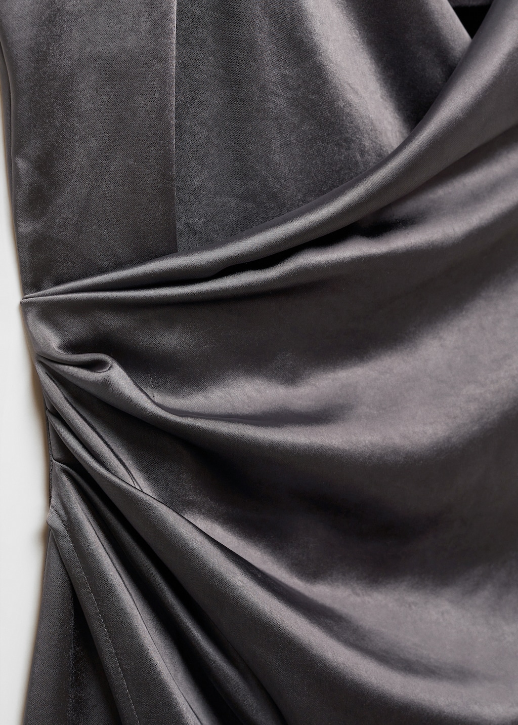 Short draped wrap dress - Details of the article 8