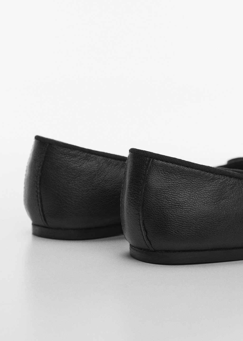 Leather ballet flats with bow - Details of the article 1