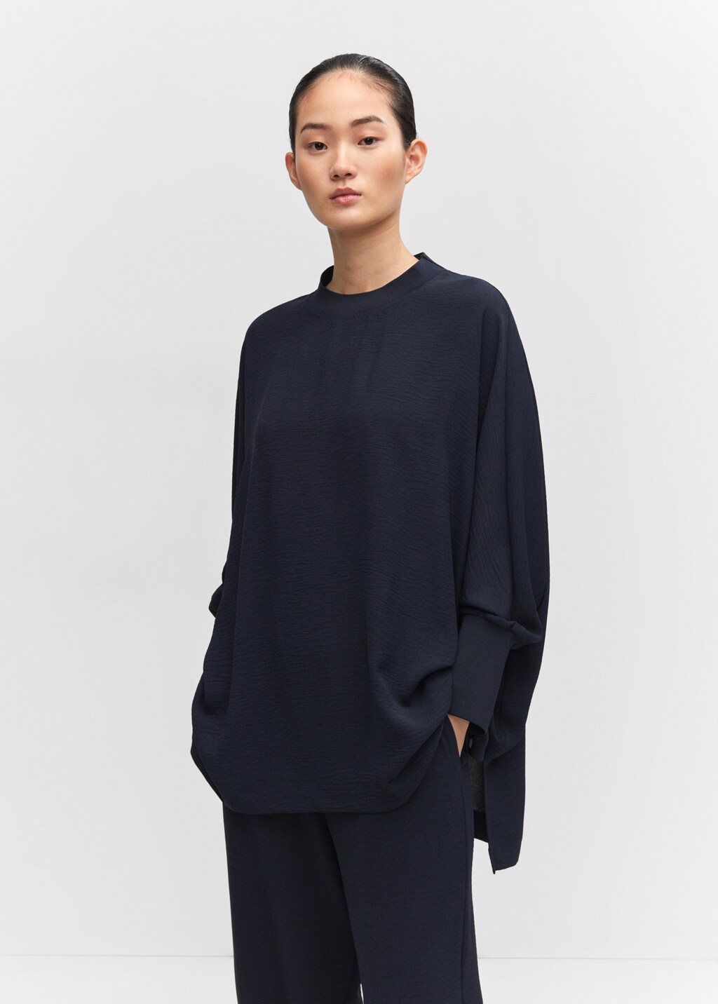 Oversize-Sweatshirt mit Textur - Mittlere Ansicht