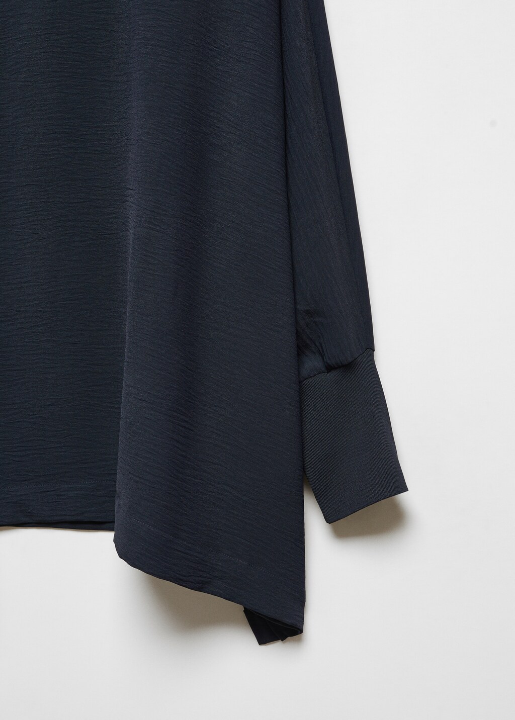 Oversized textured sweatshirt - Details of the article 8