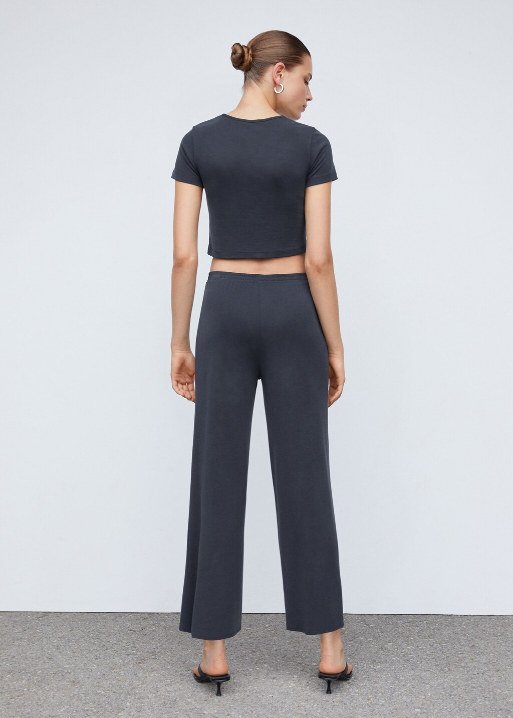 Pantaloni jogger culottes - Spatele articolului