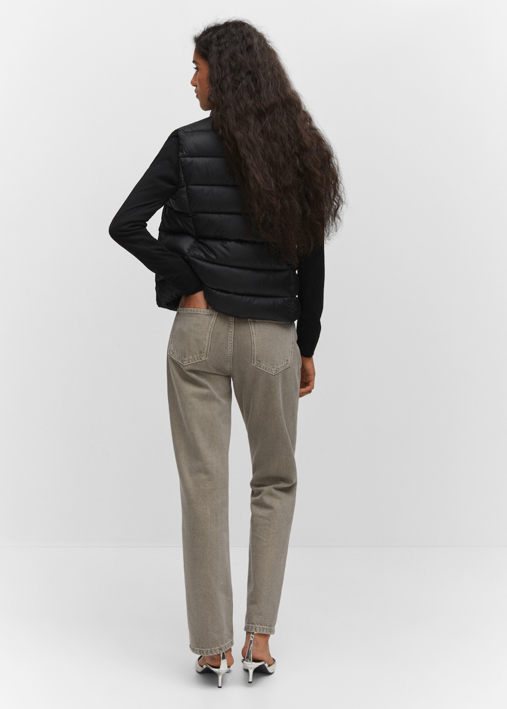 Ultra-light quilted gilet - Reverse of the article