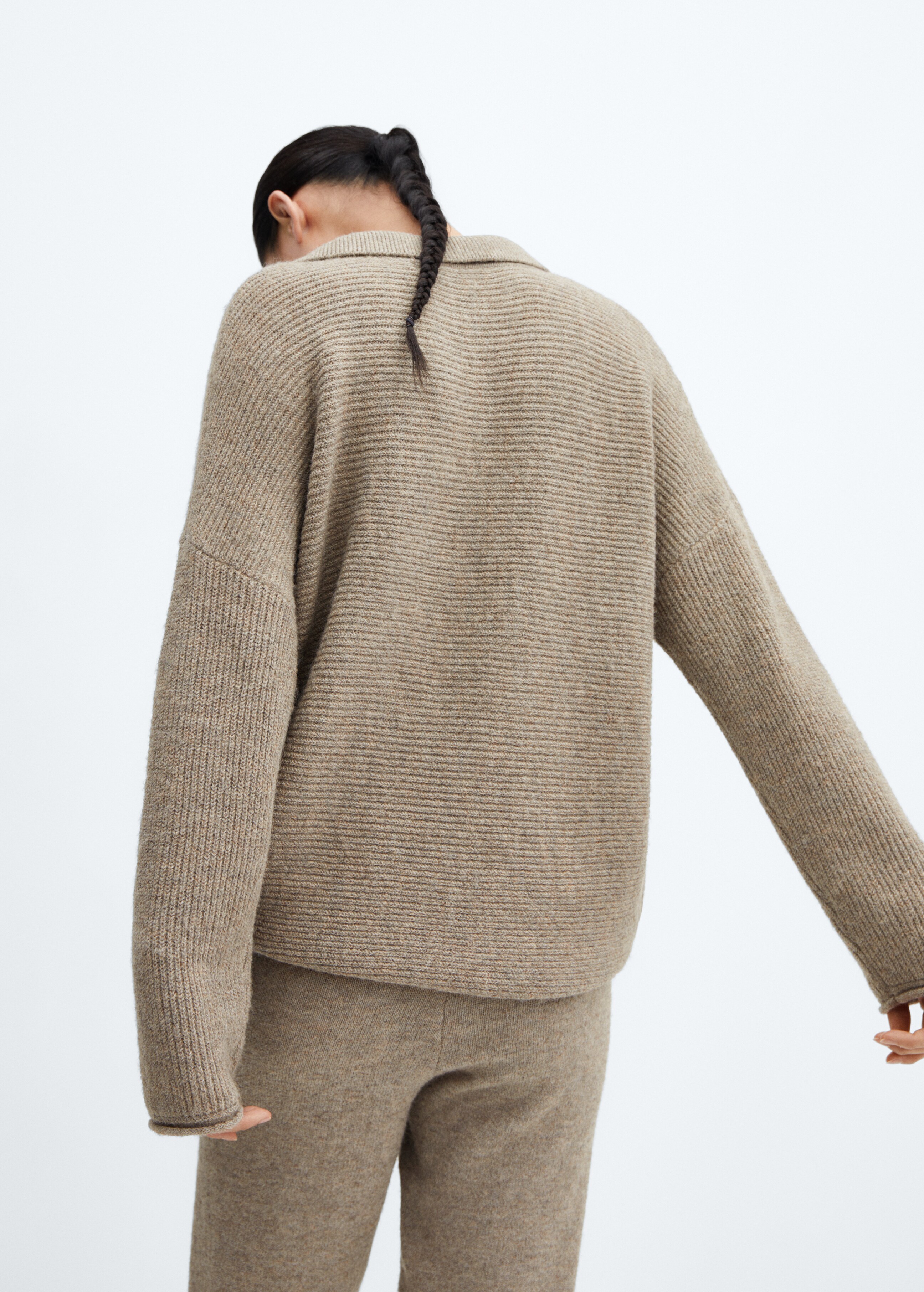 Oversized knit sweater - Reverse of the article