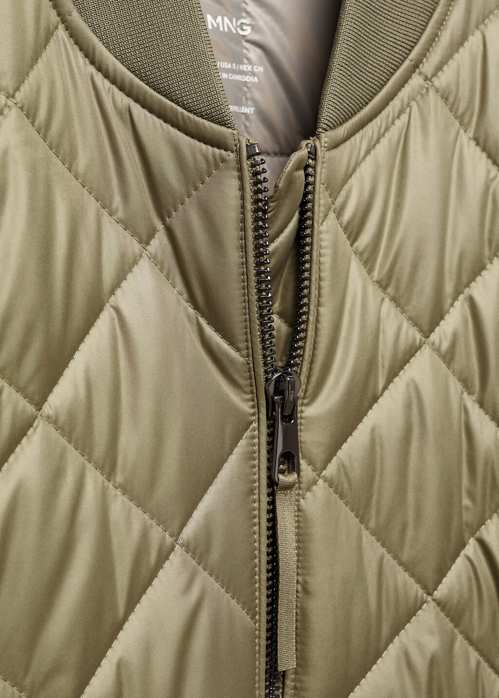 Waterproof quilted bomber jacket - Details of the article 8