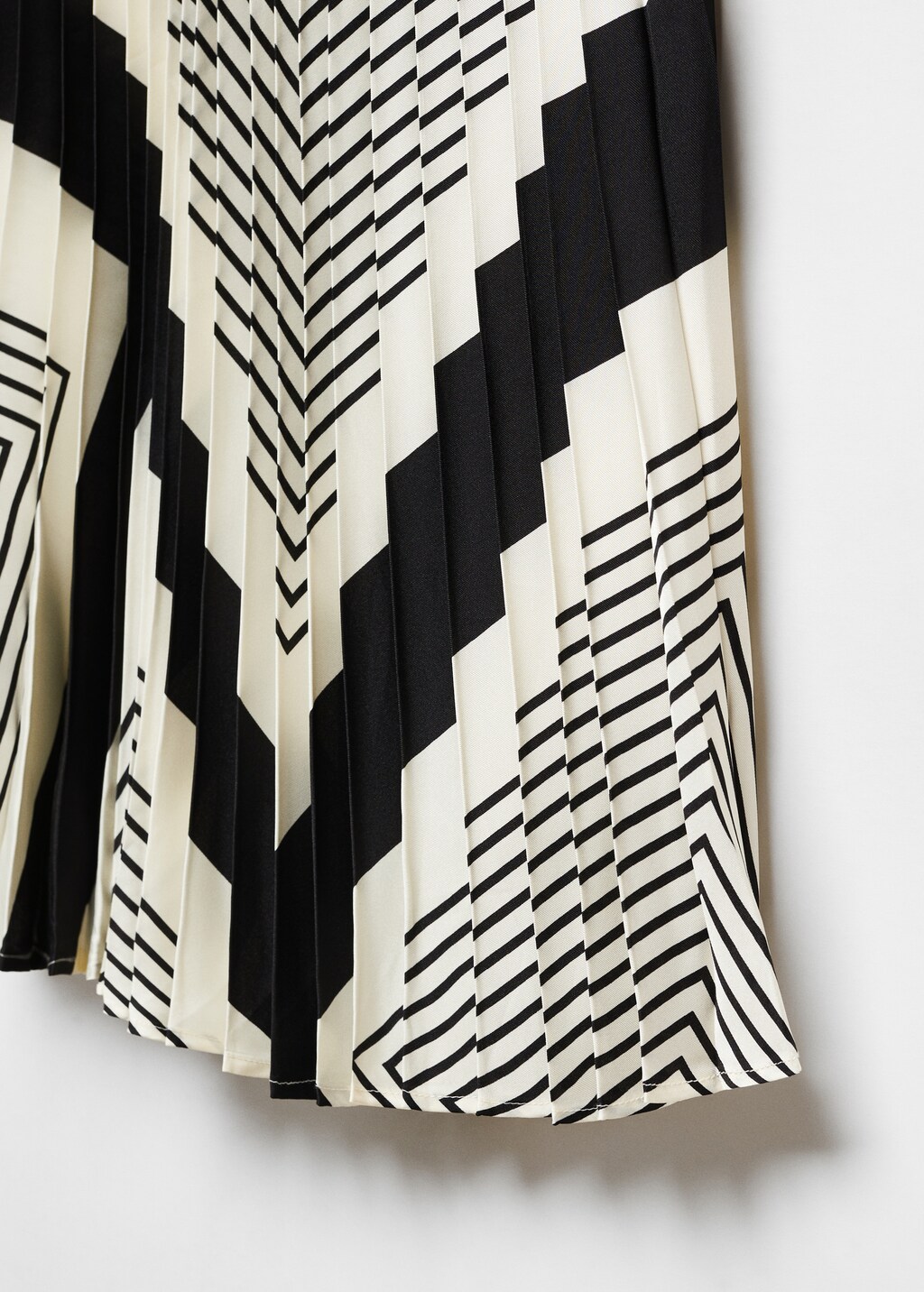 Stripes pleated skirt - Details of the article 8