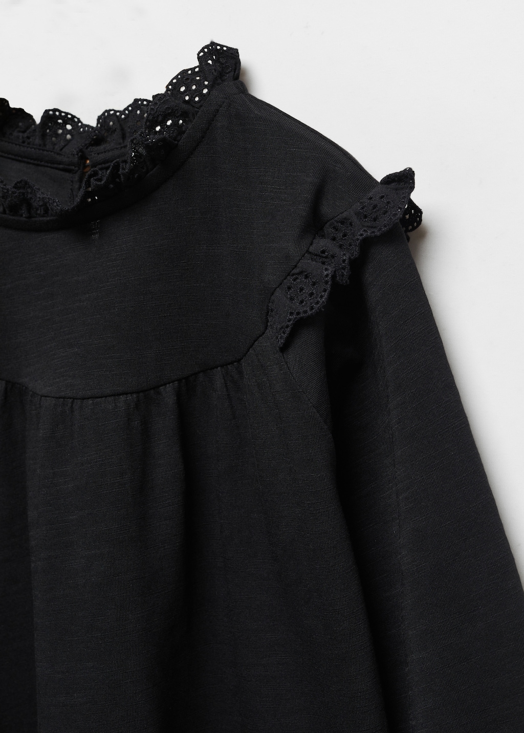 Long -sleeved t-shirt with ruffles - Details of the article 8