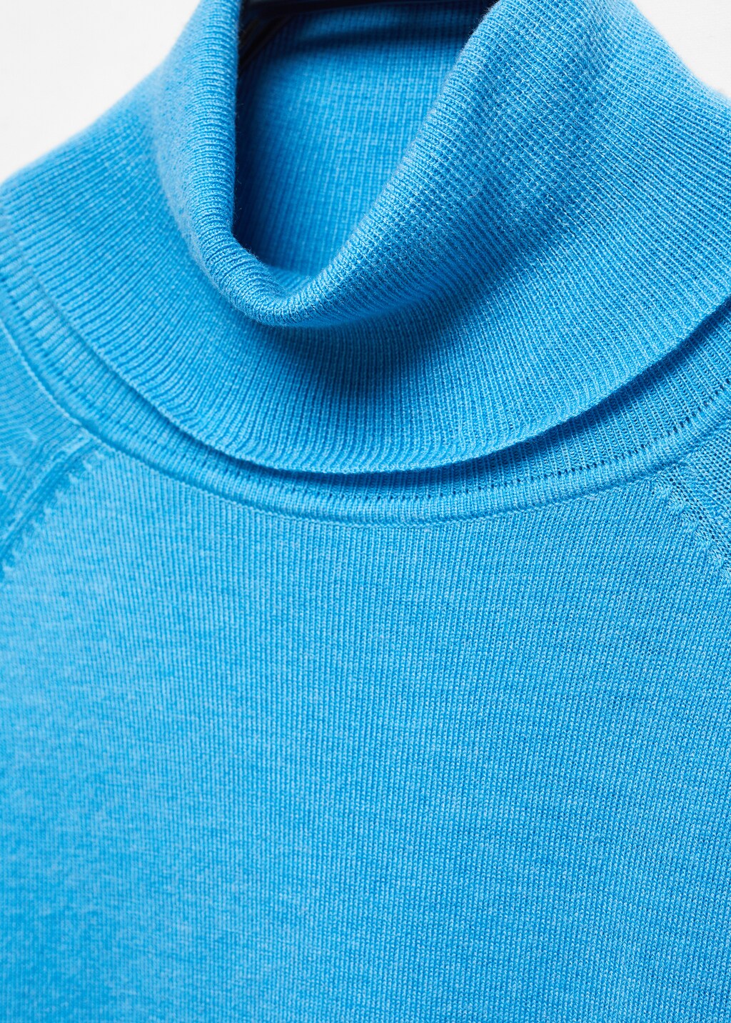 Fine-knit turtleneck sweater - Details of the article 8