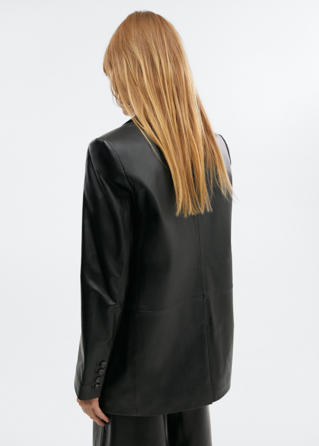 Leather jacket with pockets - Reverse of the article