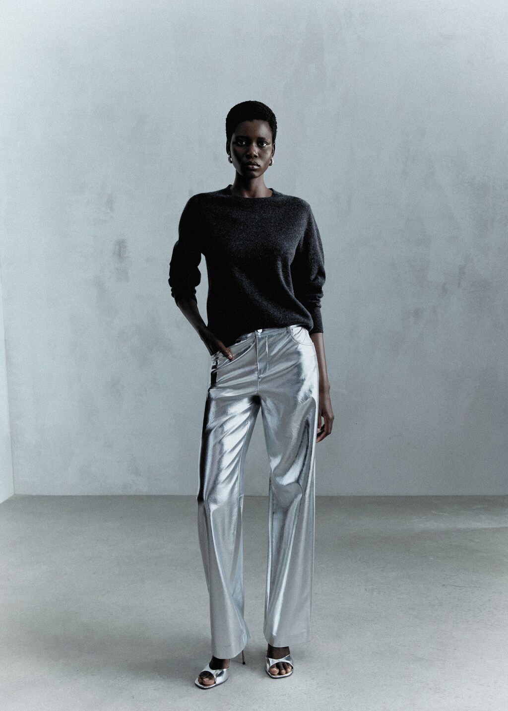 Metallic leather-effect trousers - Details of the article 6