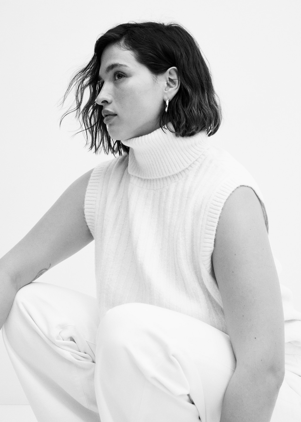 Ribbed turtleneck vest - Details of the article 4