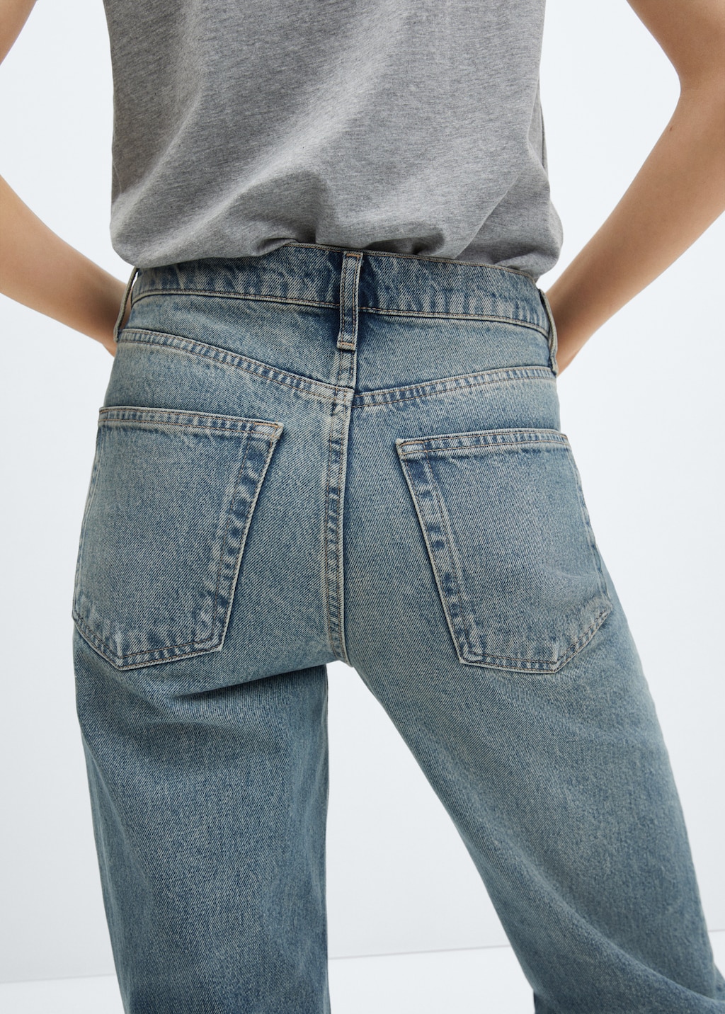 Mid-rise straight jeans - Details of the article 4