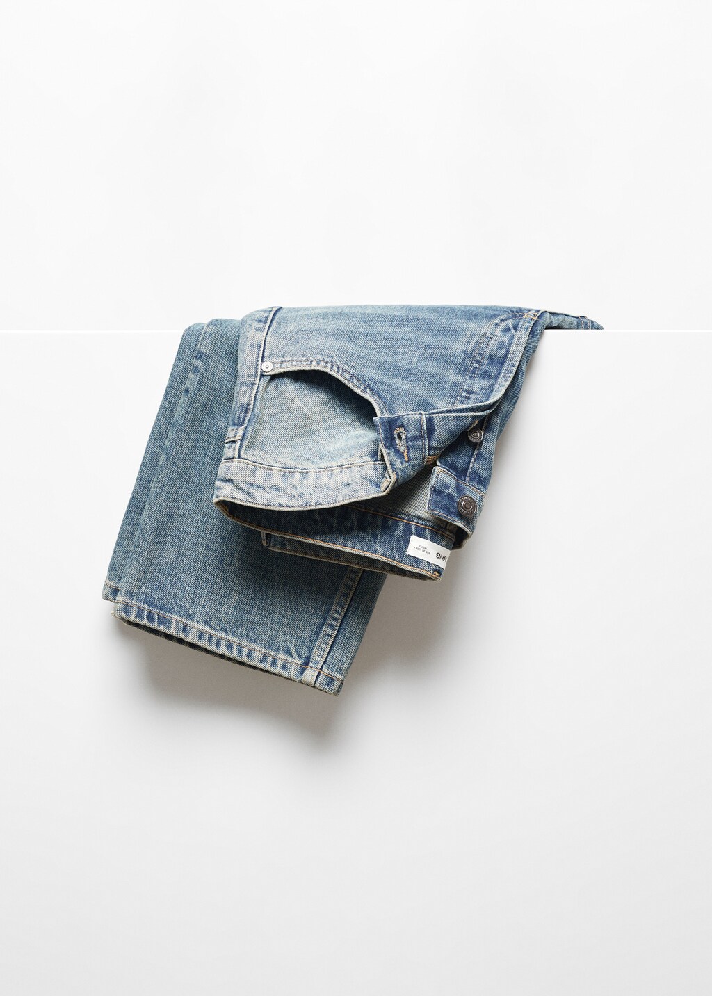 Mid-rise straight jeans - Details of the article 8