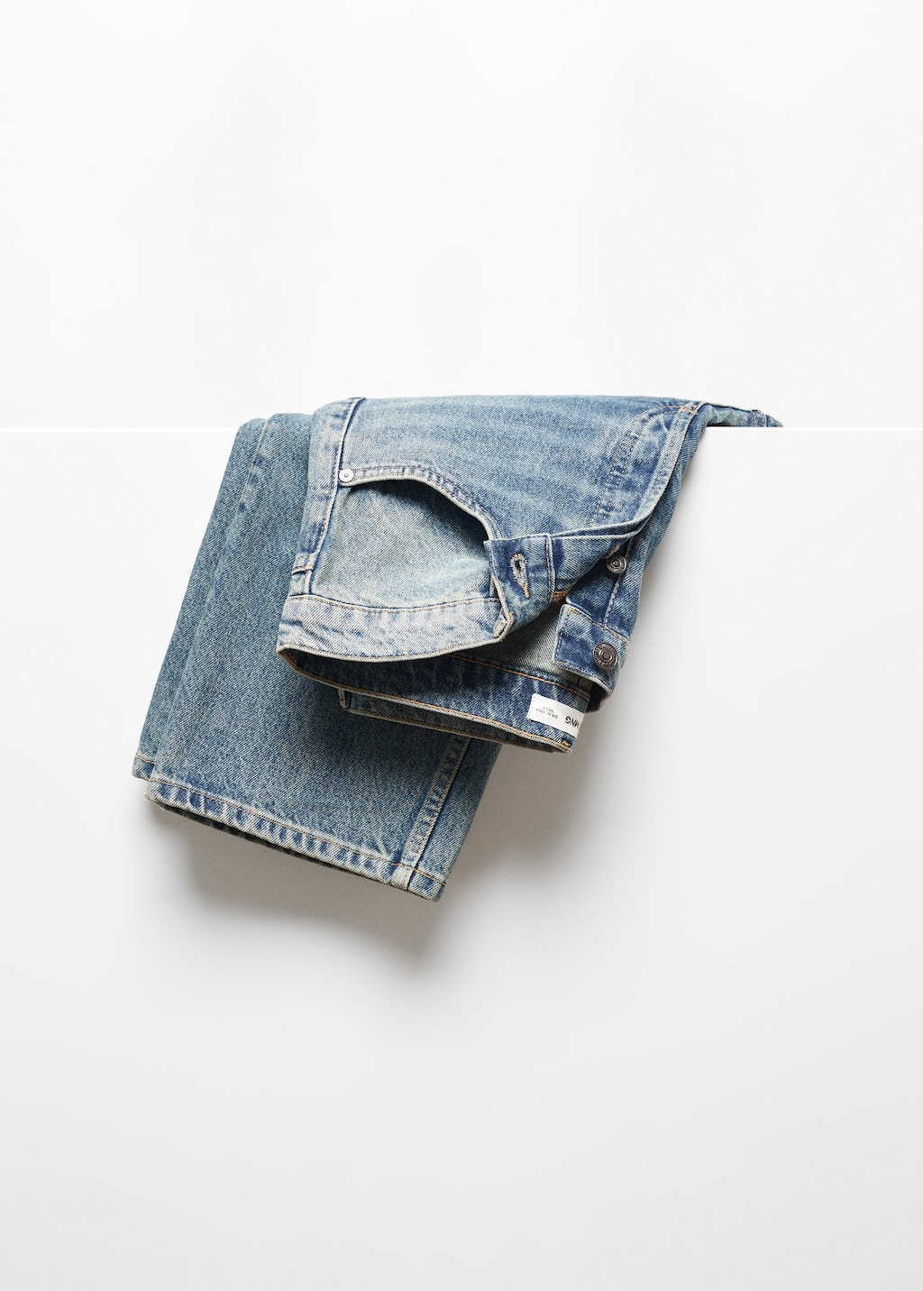 Mid-rise straight jeans - Details of the article 8