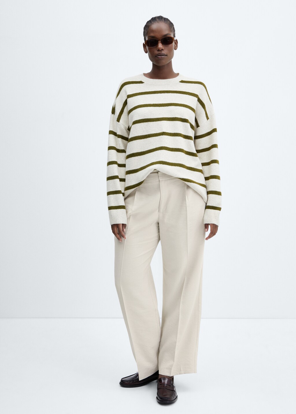 Round-neck striped sweater - Details of the article 3