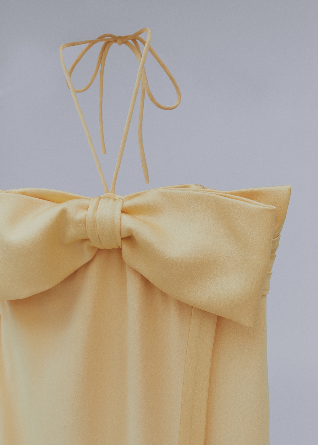 Crossed dress with bow neckline - Details of the article 8