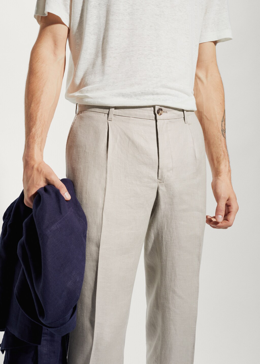 100% linen regular-fit trousers - Details of the article 1