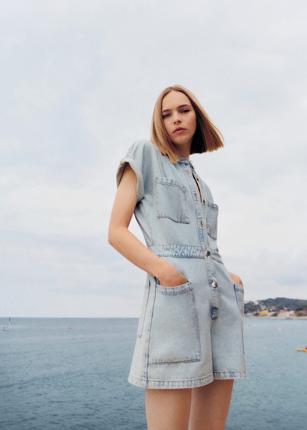 Denim jumpsuit with pockets - Details of the article 7