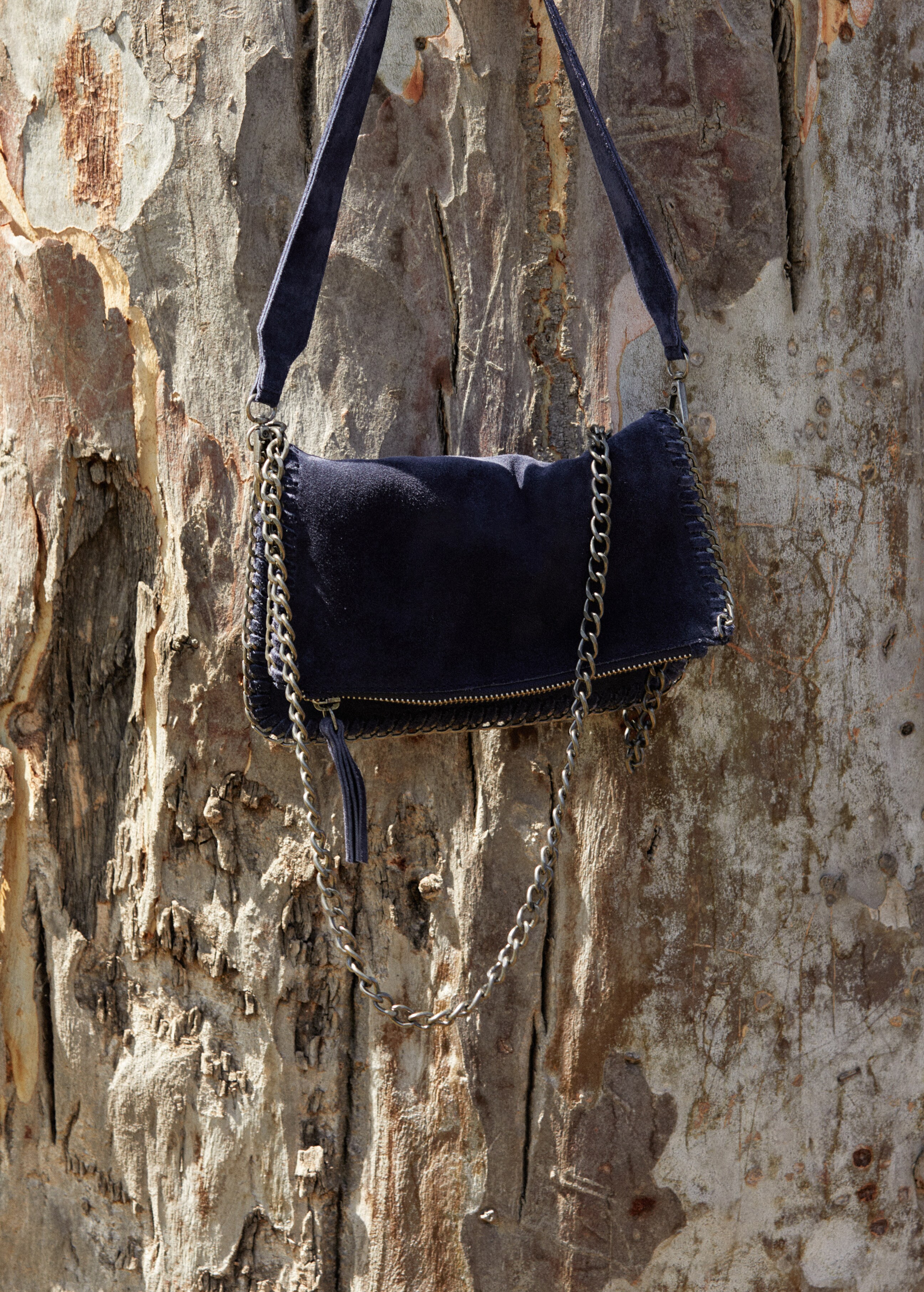 Flap cross-body bag - Details of the article 9
