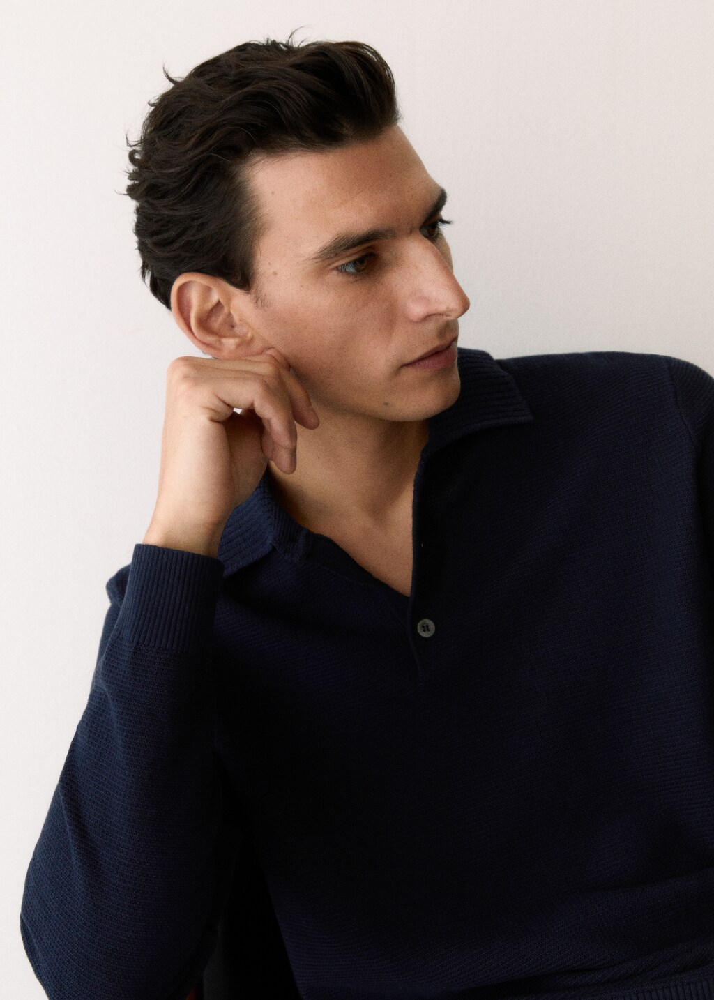 Structured fine-knit polo shirt - Details of the article 5