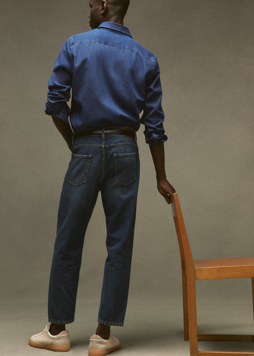 Dark-wash tapered-fit jeans - Details of the article 6