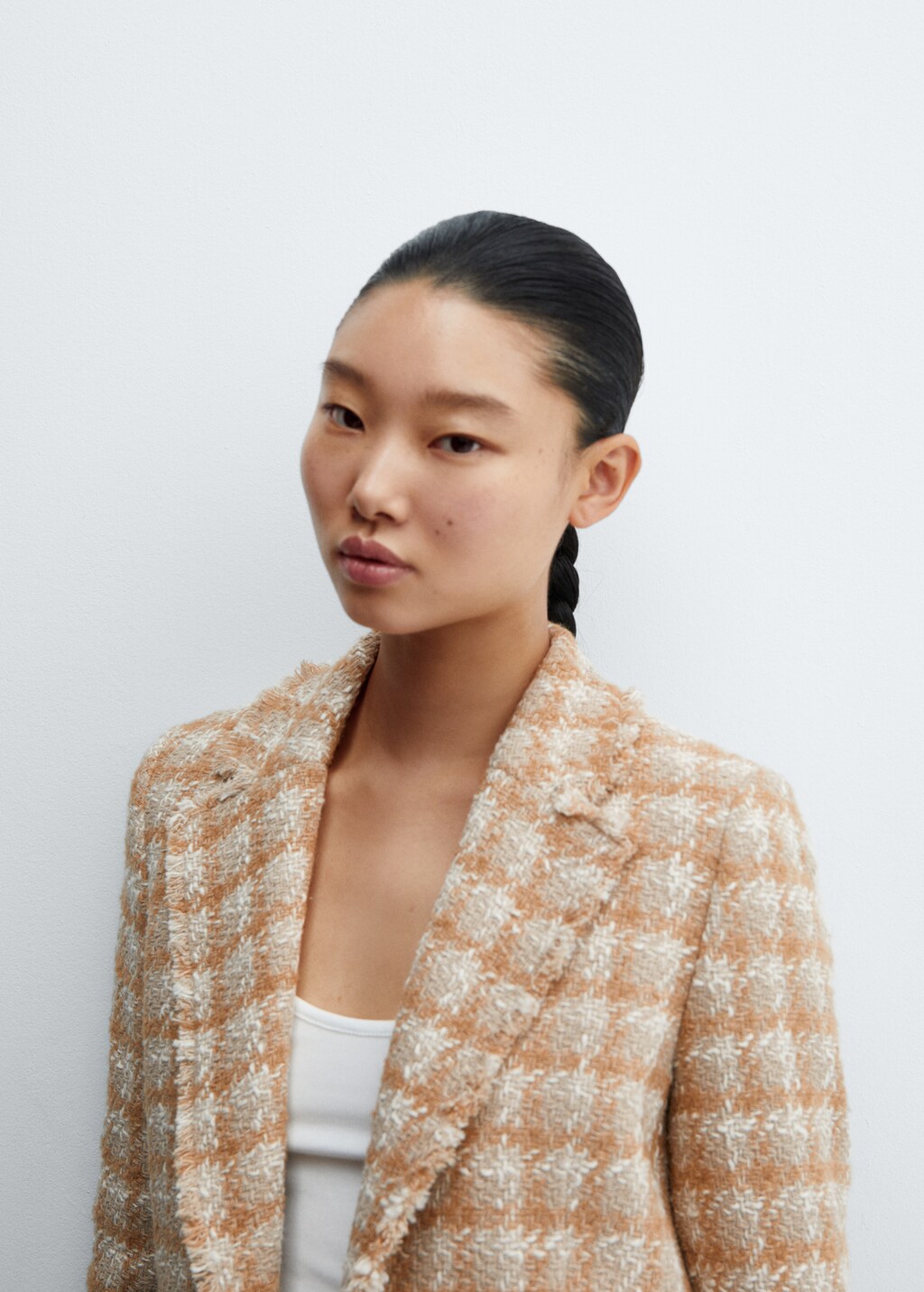 Tweed jacket with jewel button - Details of the article 1