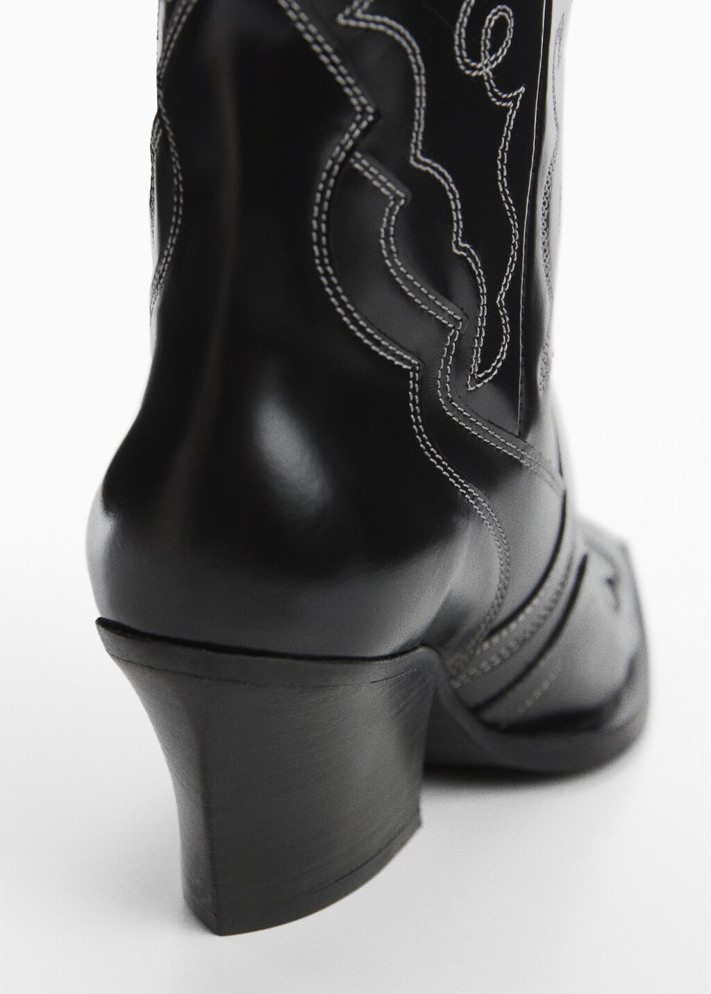 Leather cowboy ankle boots with seams - Details of the article 4