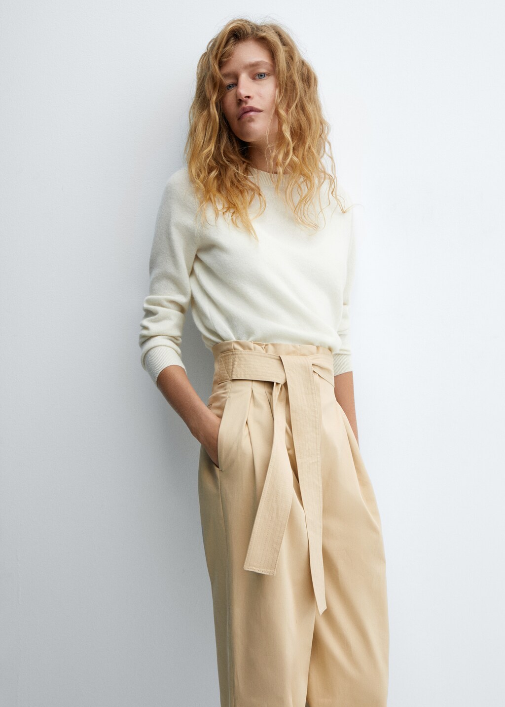 Paperbag trousers with belt - Details of the article 1