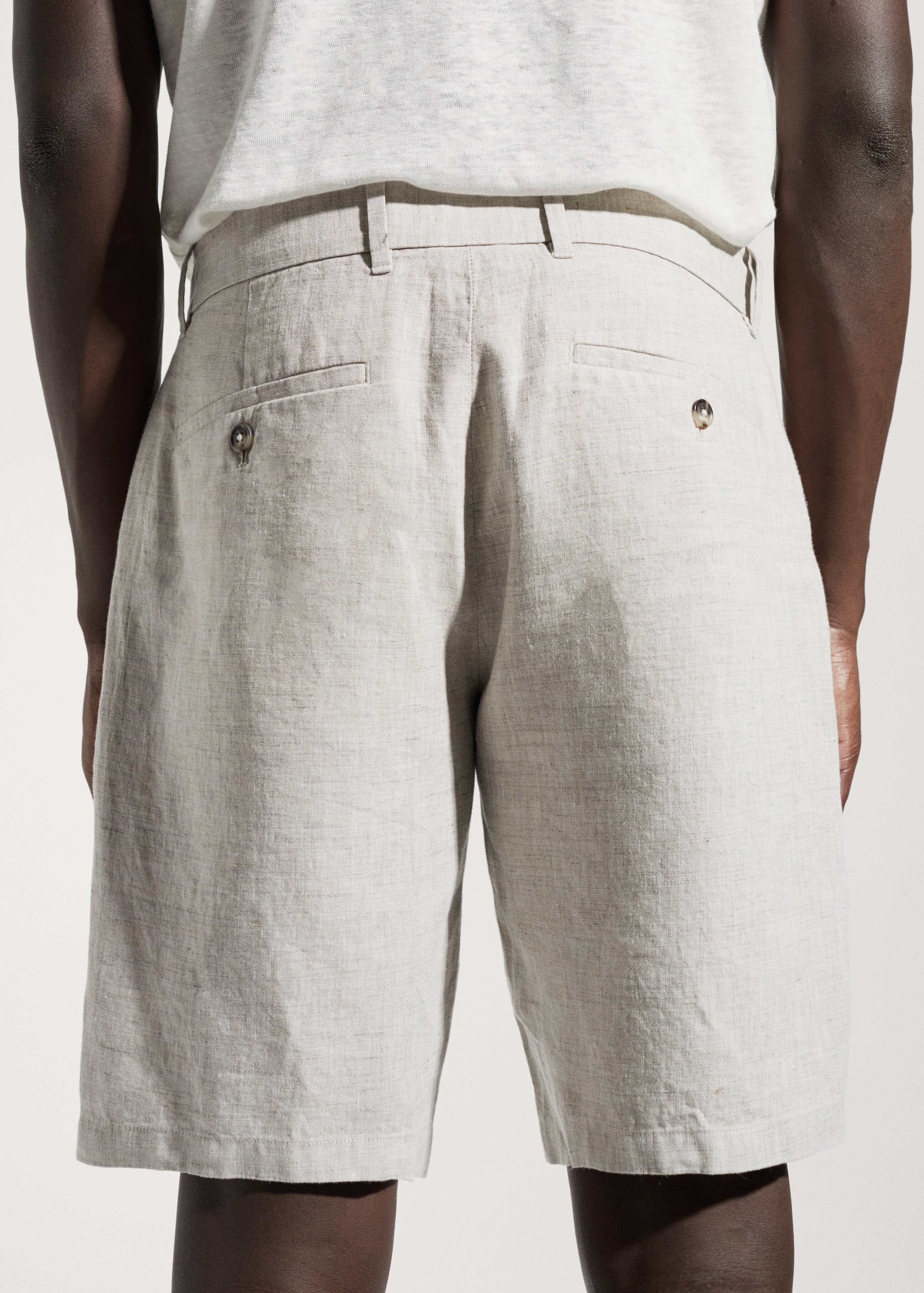 Slim-fit linen bermuda shorts - Details of the article 4