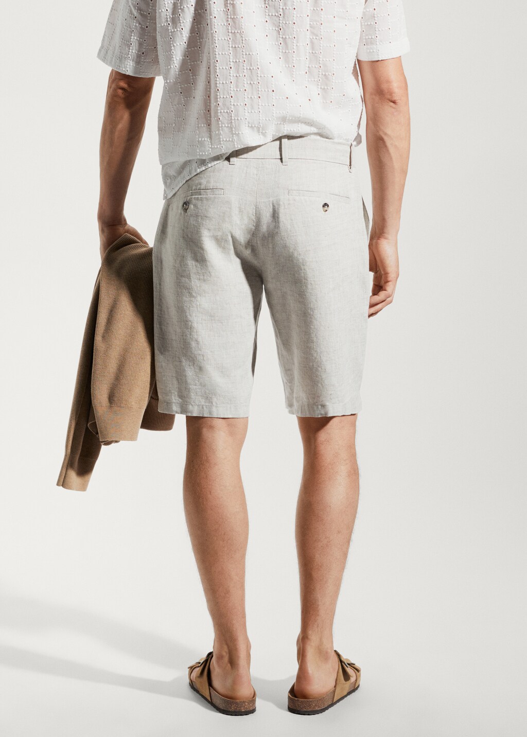 Slim-fit linen bermuda shorts - Reverse of the article