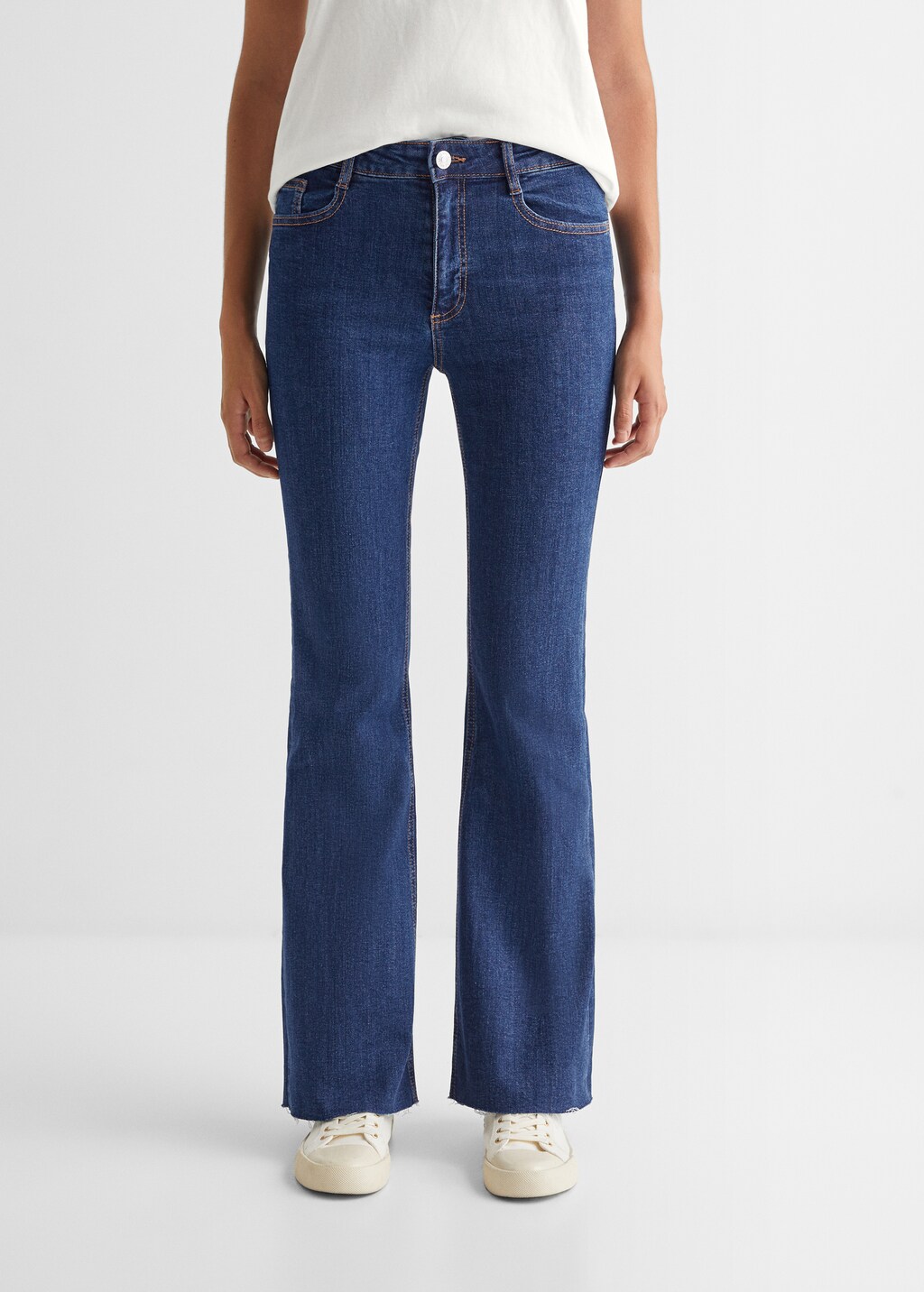 Frayed finish flare jeans - Details of the article 6