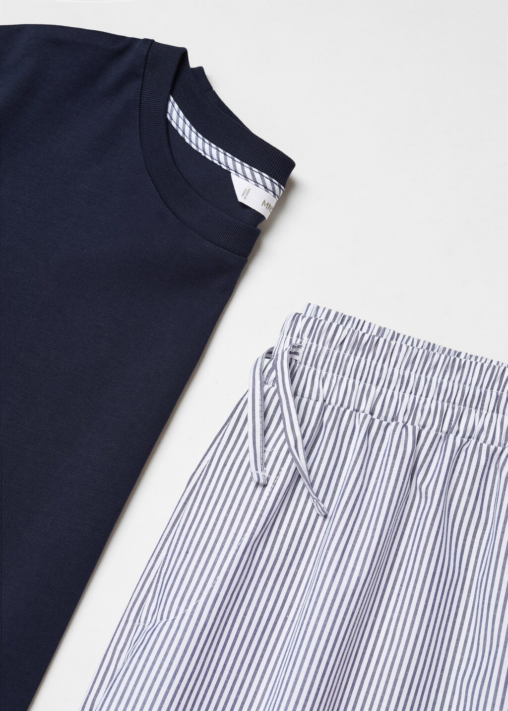 Striped long pyjamas - Details of the article 8