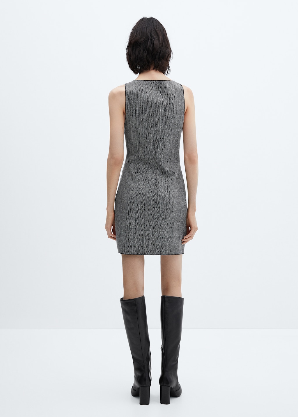 Short knitted dress - Reverse of the article