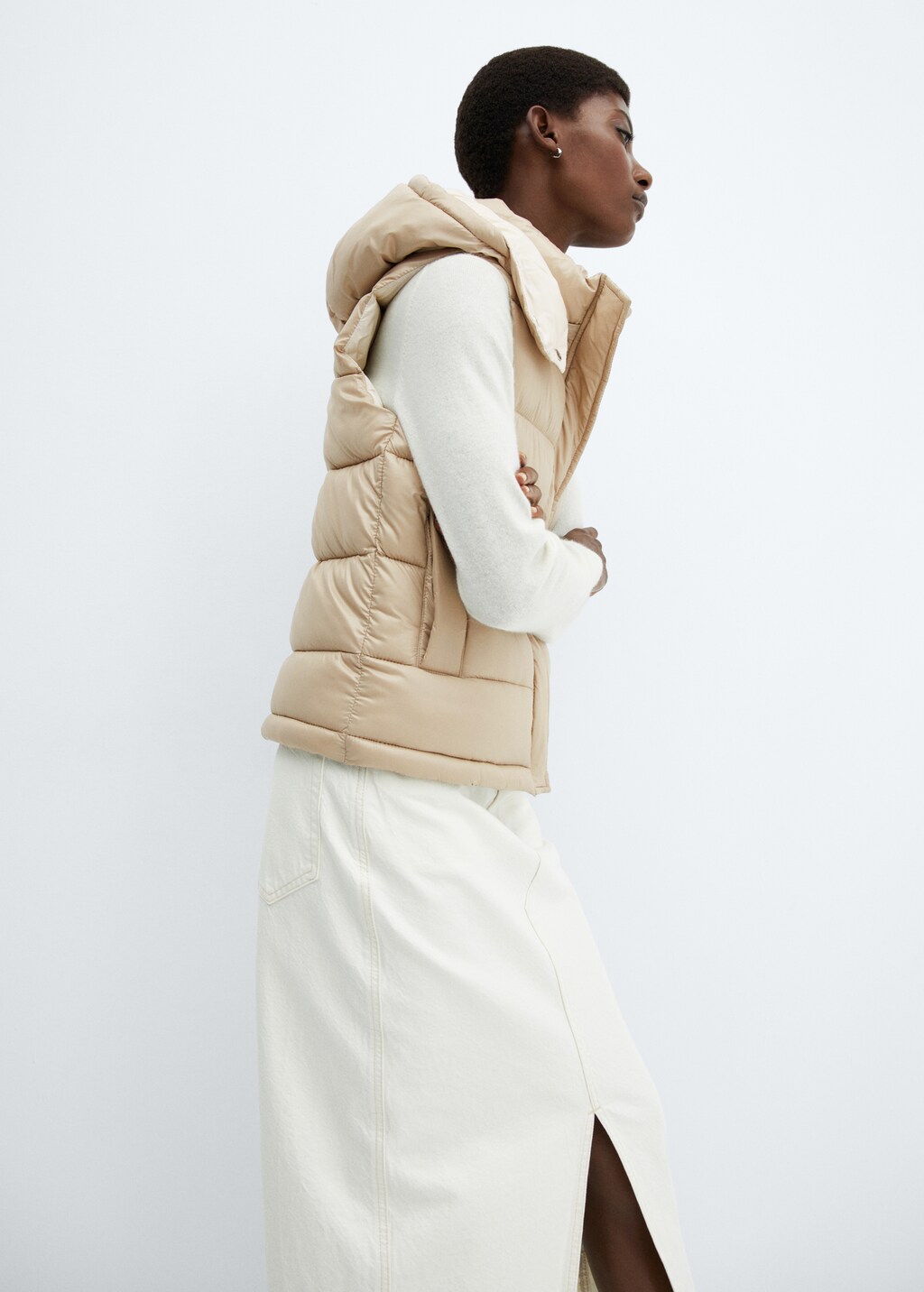 Water-repellent quilted gilet with hood - Details of the article 2