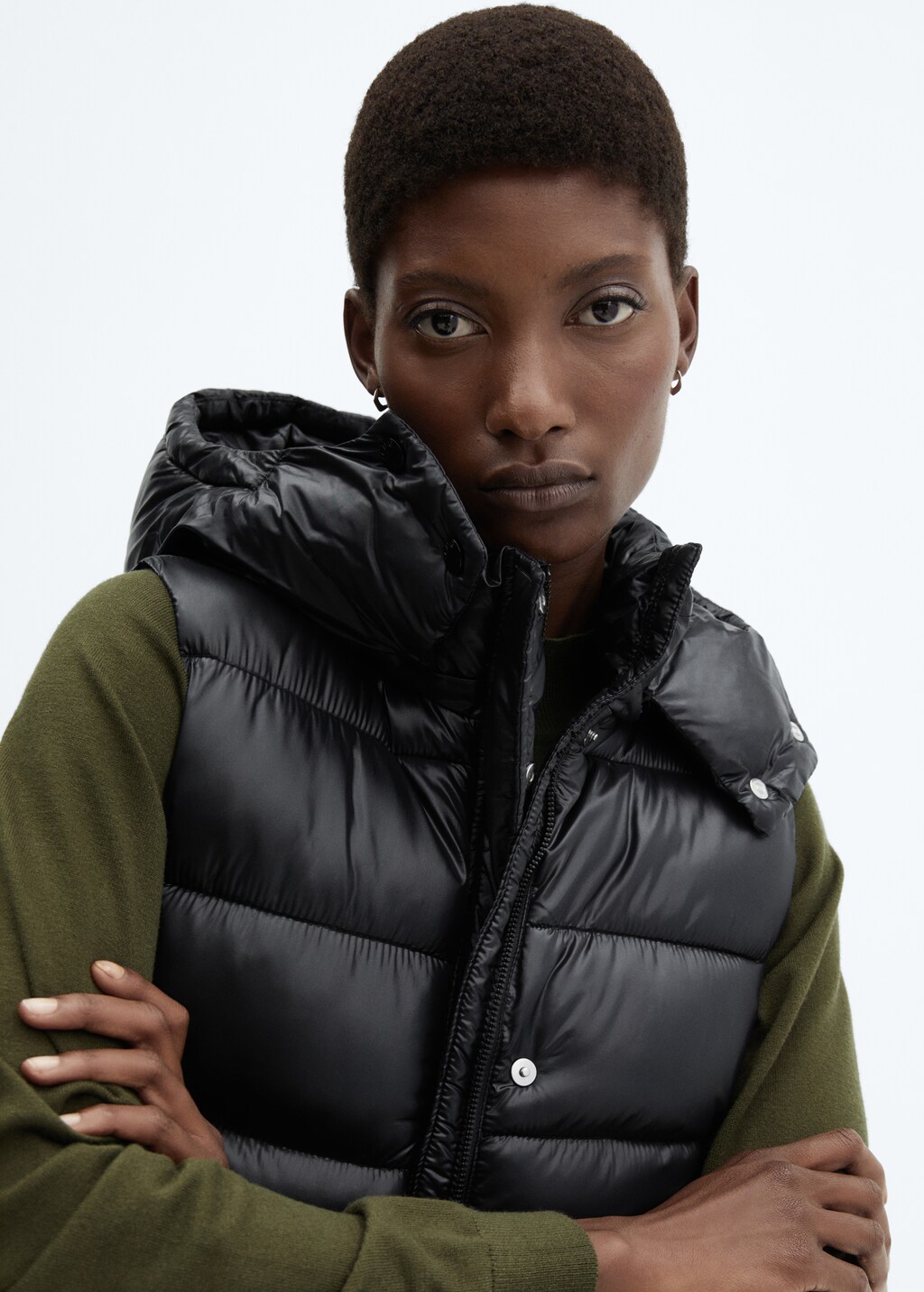 Water-repellent quilted gilet with hood - Details of the article 1