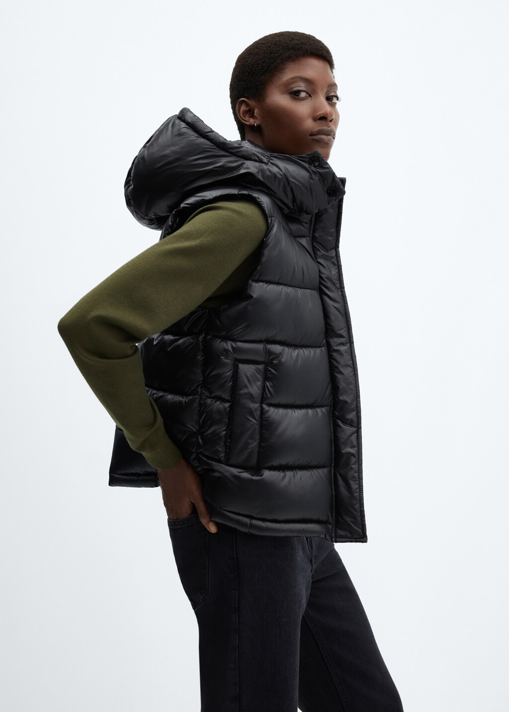 Water-repellent quilted gilet with hood - Details of the article 4