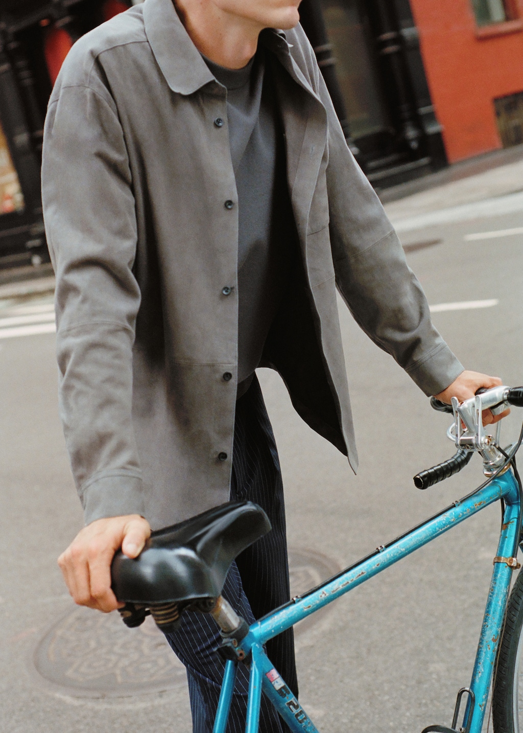 Suede leather overshirt with pocket - Details of the article 5