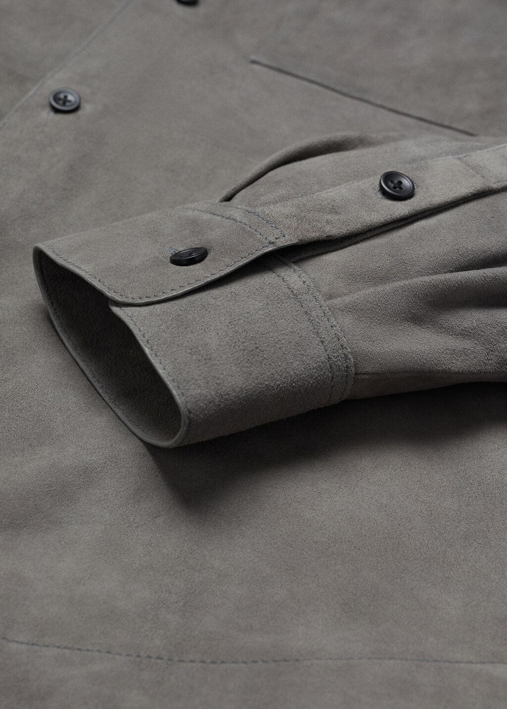 Suede leather overshirt with pocket - Details of the article 8