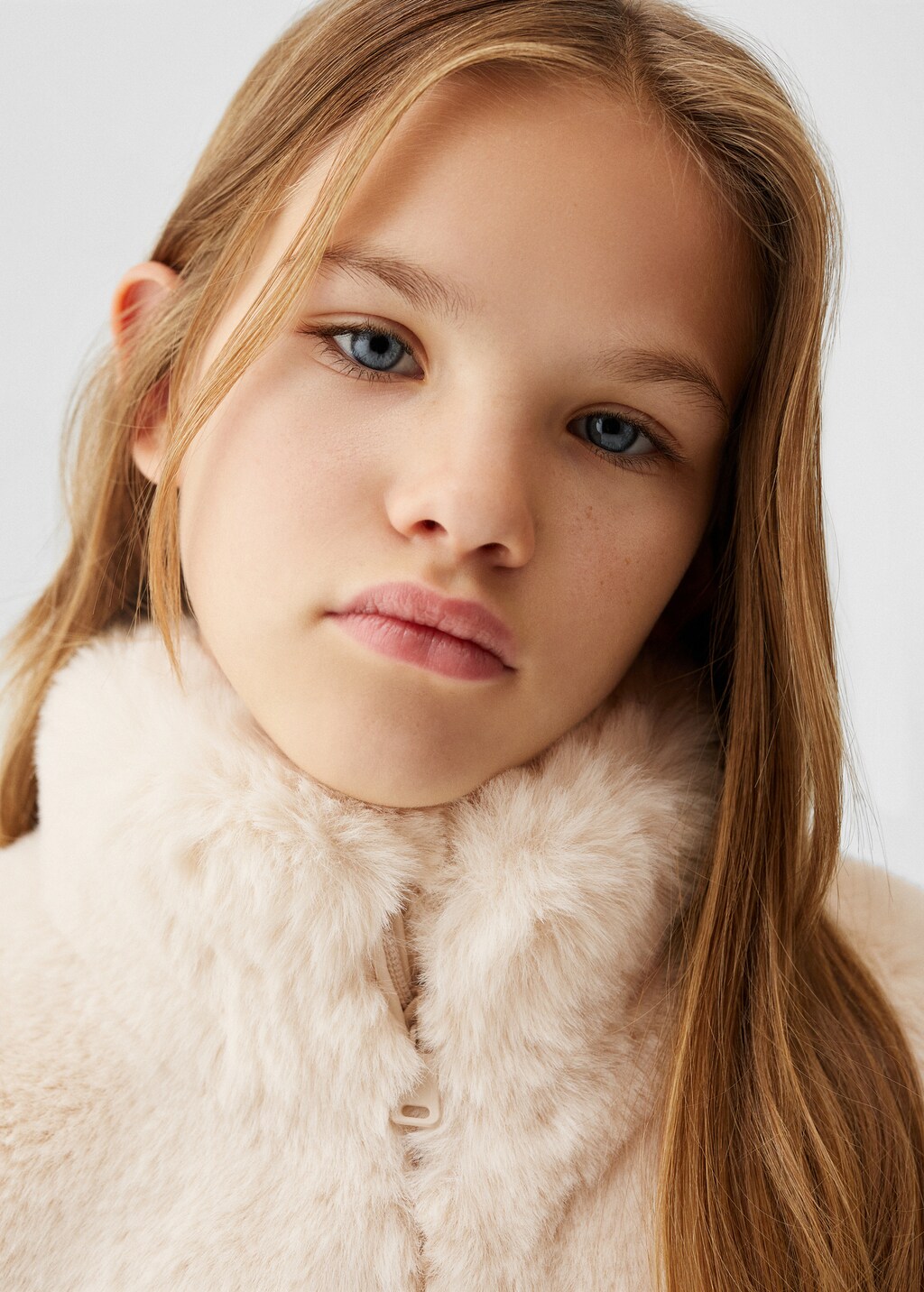 Fur-effect gilet - Details of the article 1