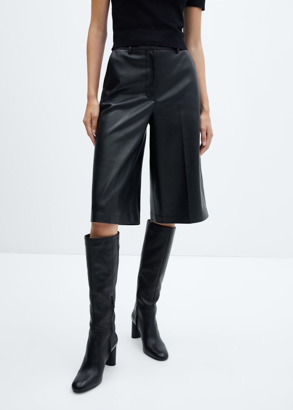 Leather effect Bermuda shorts - Medium plane