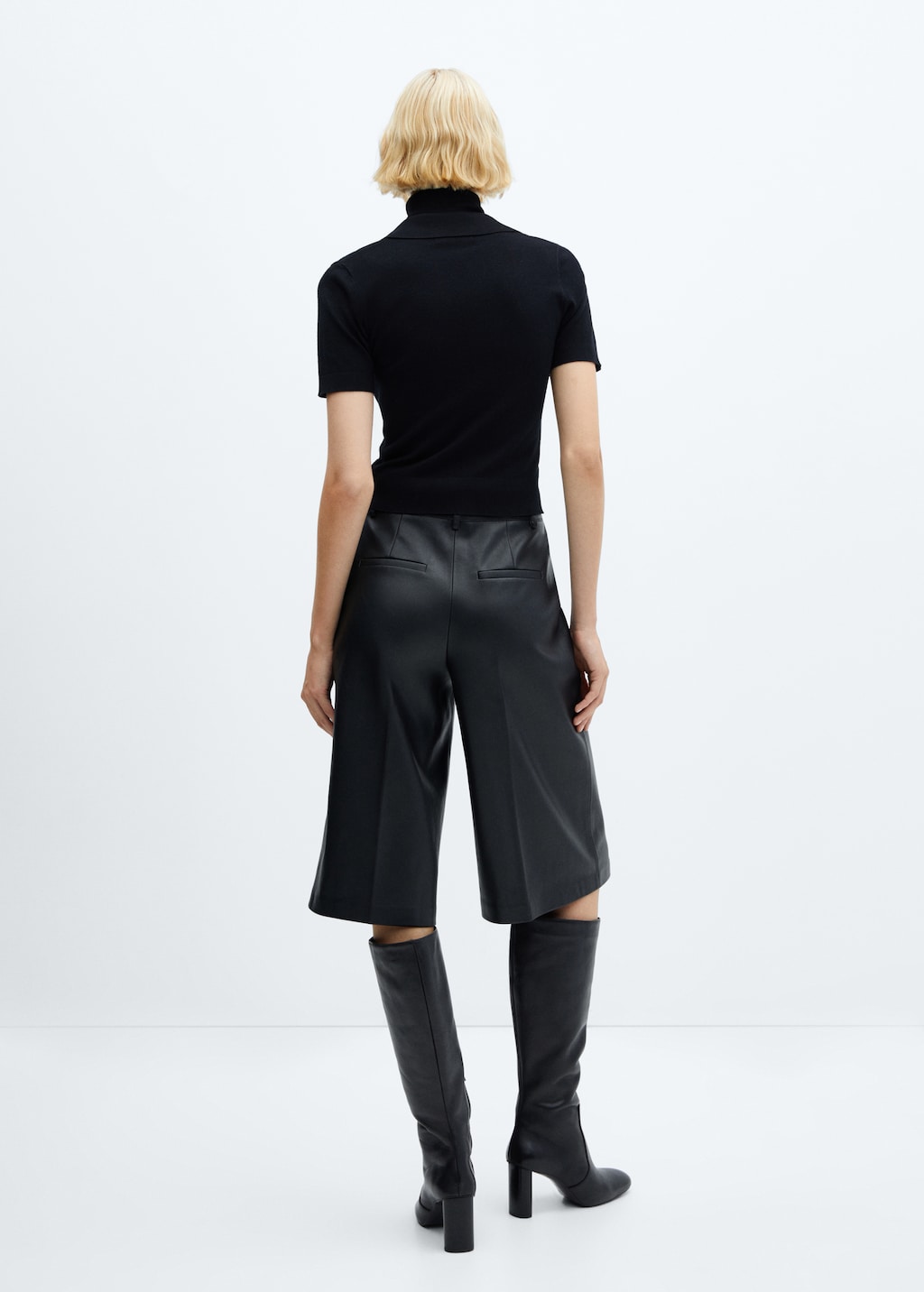 Leather effect Bermuda shorts - Reverse of the article