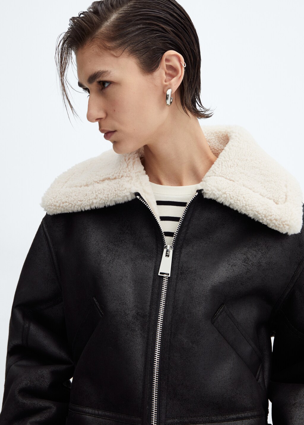 Shearling-effect lined short jacket - Details of the article 1